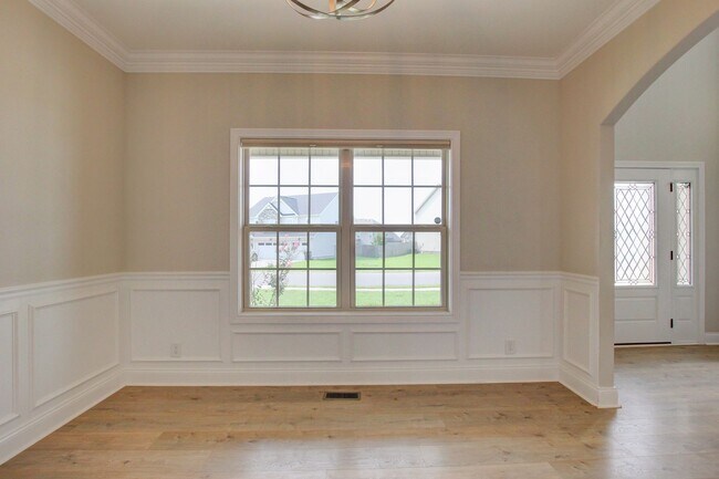 Building Photo - 230 Cotoneaster Ln