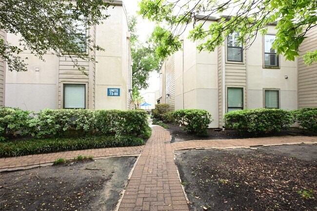 Building Photo - 1100 Augusta Dr