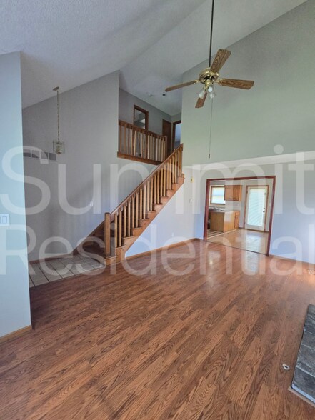 Building Photo - 6636 W 152nd St