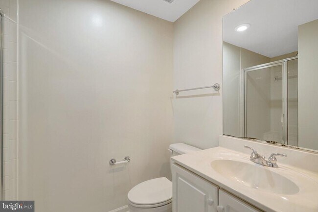Building Photo - 1210 Roundhouse Ln