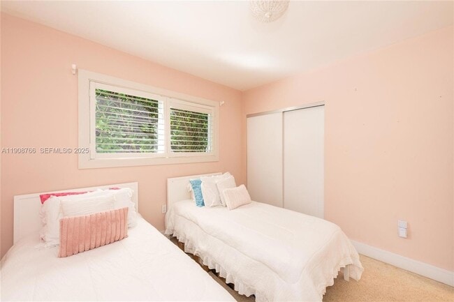 Building Photo - 829 Malaga Ave