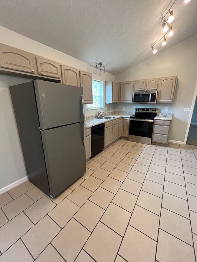 Building Photo - 1430 Avery Ln