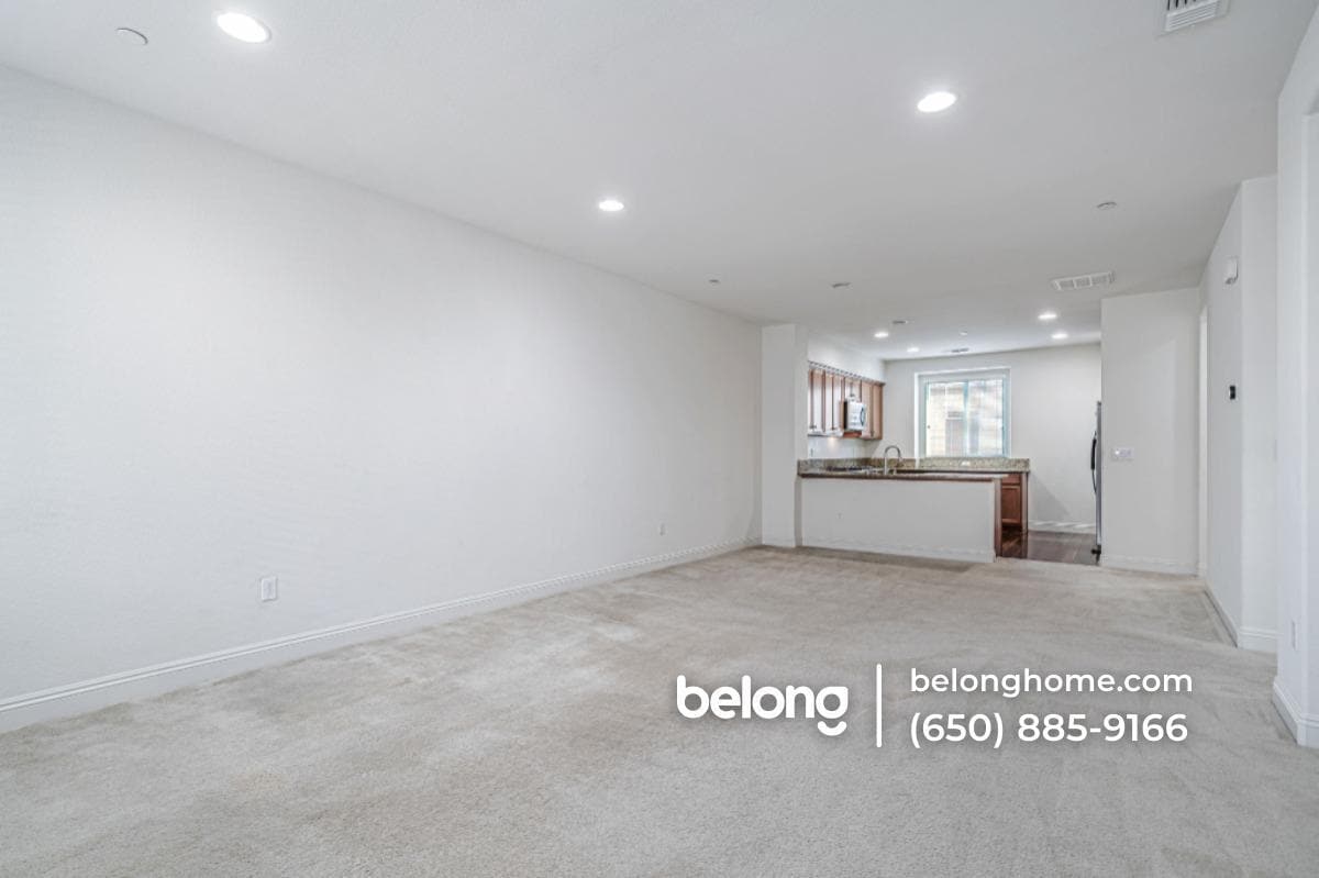 Building Photo - 6704 S Mariposa Ln