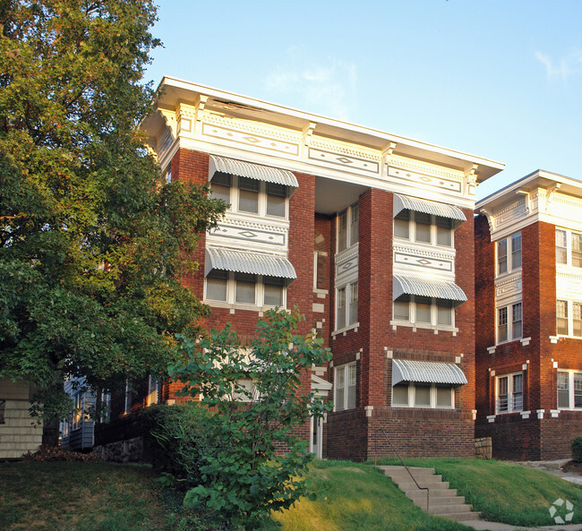 Building Photo - 4117-4119 Walnut St