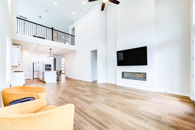 Building Photo - 9446 Pilares Rdg Dr