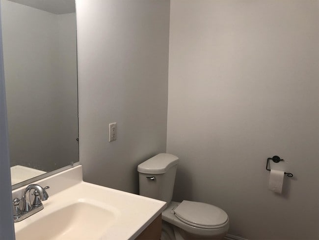 Building Photo - 377 E Newsome Park Ln