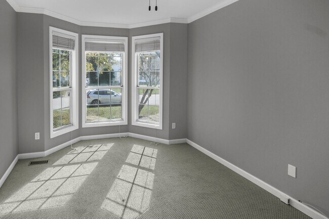 Building Photo - COMING SOON! Pet Friendly, 4 Bedroom 2 bat...