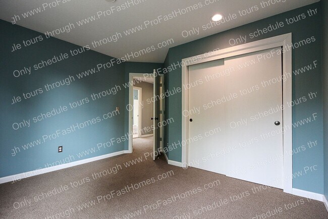 Building Photo - 12144 SW Anton Dr