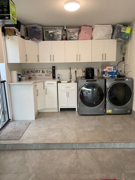 Building Photo - 7303 NW 57th Dr