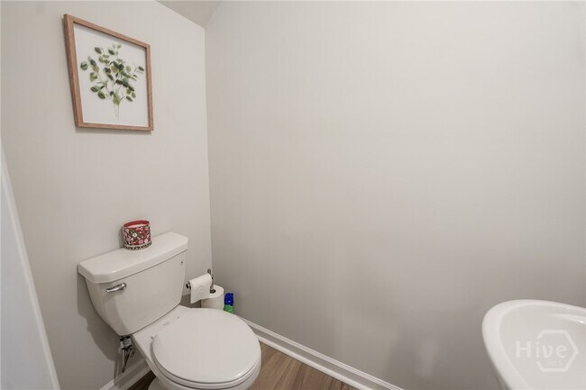 Building Photo - 109 Binscombe Ln