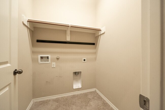 Building Photo - 5211 Belvedere Dr