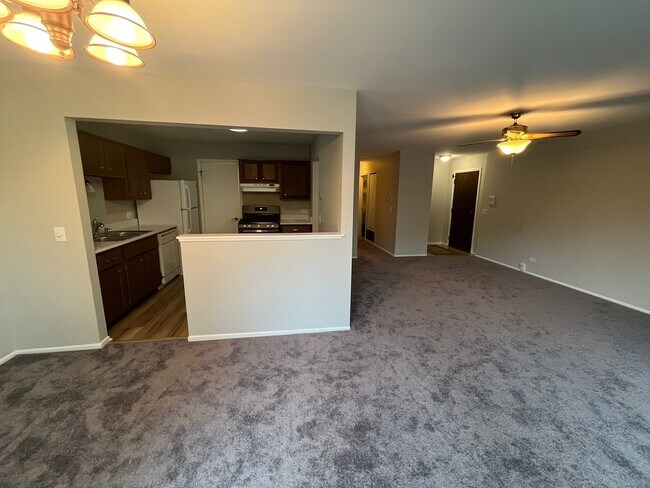 Building Photo - 355 Lambert Dr