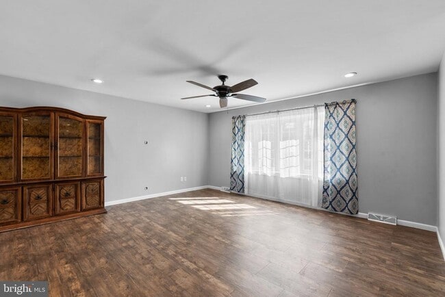 Building Photo - 3206 Seiter Ln