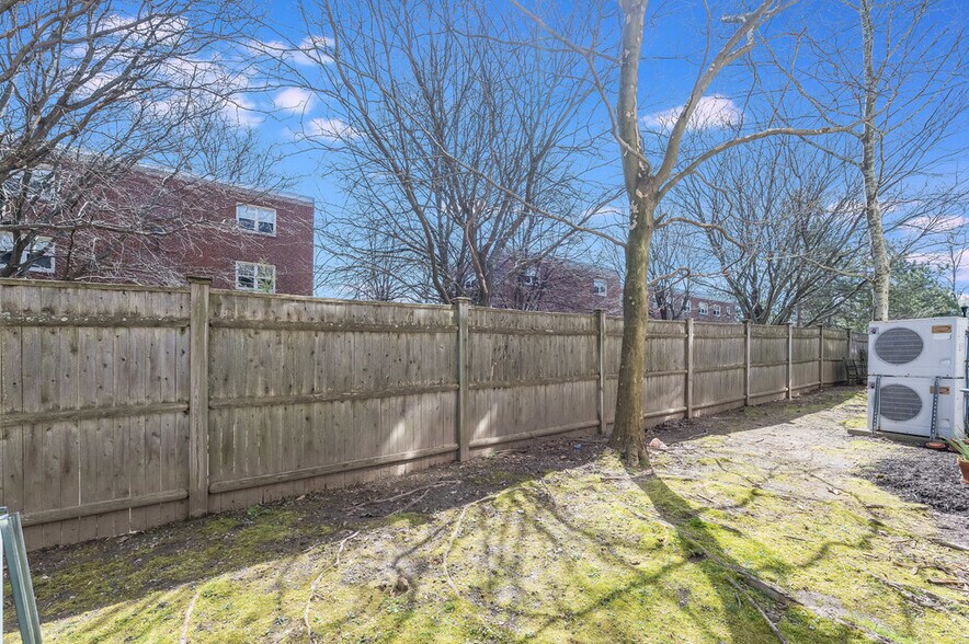Building Photo - 316 Rindge Ave