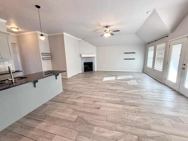 Building Photo - Beautiful 3BD 2BA w/ Bonus Room Located in Edmond's Falls at Vista Ln Addition!!