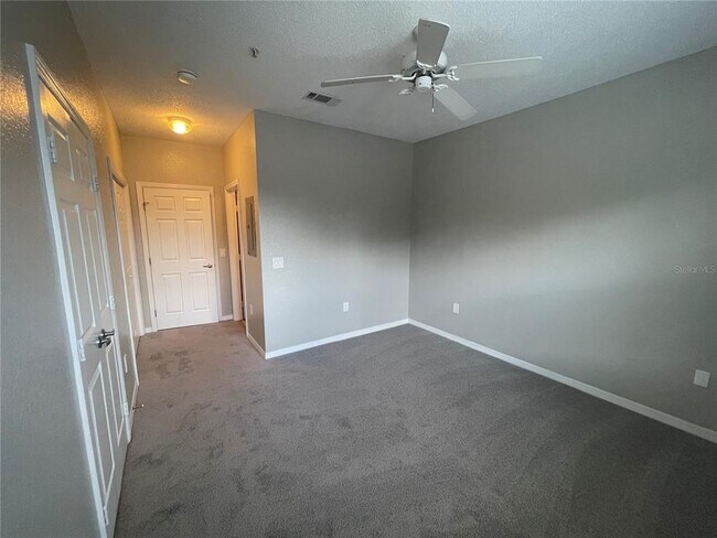 Building Photo - 18001 Richmond Pl Dr