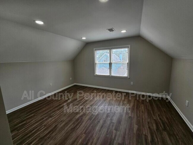 Building Photo - 79 Hammock Pl SE