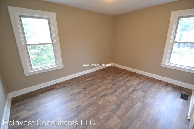 Building Photo - 3 br, 1 bath House - 4300 W Eighth St