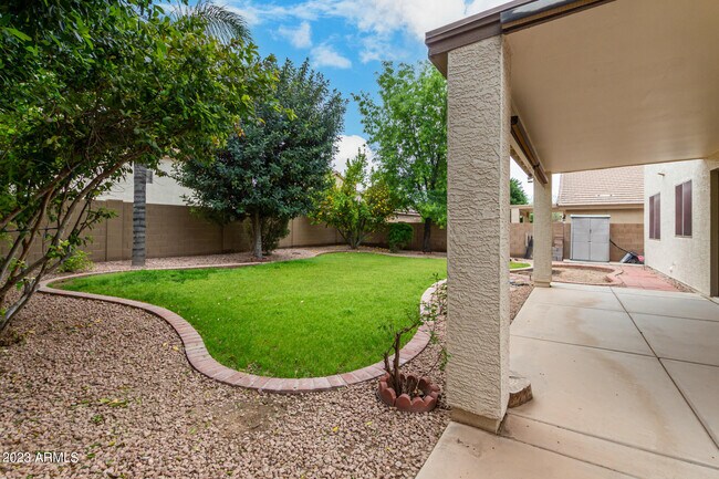 Building Photo - 363 W Myrtle Dr