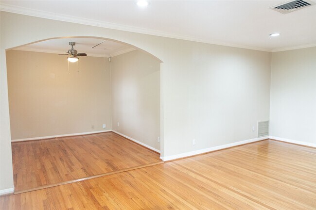 Building Photo - 5564 Aspen St