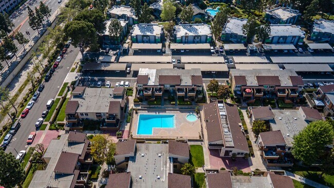 Building Photo - Welcome to Your Updated Home in the Heart of South Coast Metro!