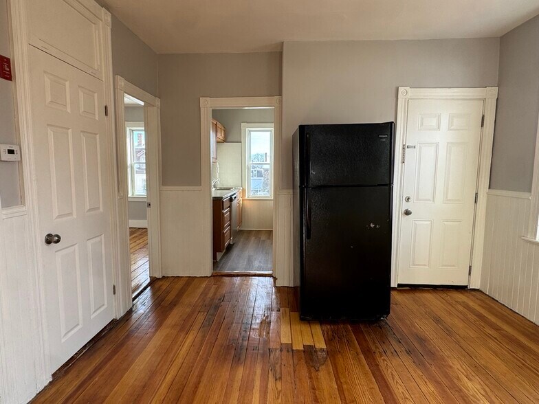 Building Photo - 58 Division St