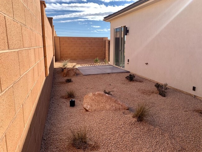 Building Photo - Brand New Two-Bedroom in Sun River 55+ Com...