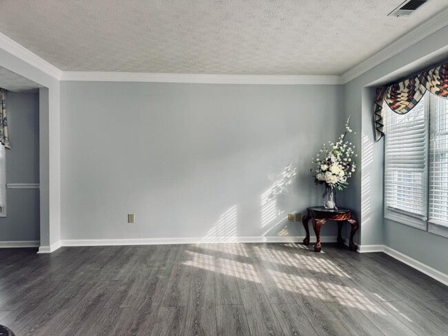 Building Photo - 3661 Forest Glen Trail