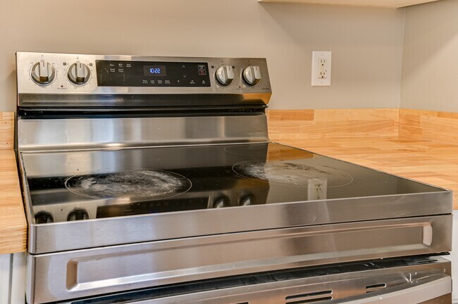 Building Photo - 4416 Hatteras Dr