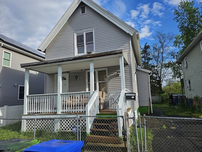 Building Photo - 241 Tyler St