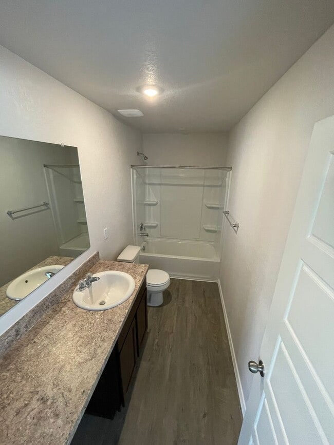 Building Photo - NO HIDDEN FEES! Three Bedroom | Two Bath Home in Legend Pond