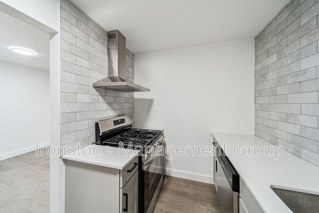 Building Photo - 4521 E 31st St
