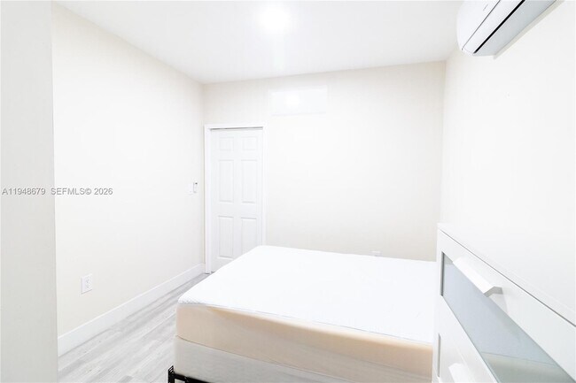 Building Photo - 16201 SW 144th Ct