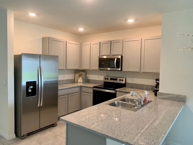 Building Photo - 33997 Jasper Stone Dr