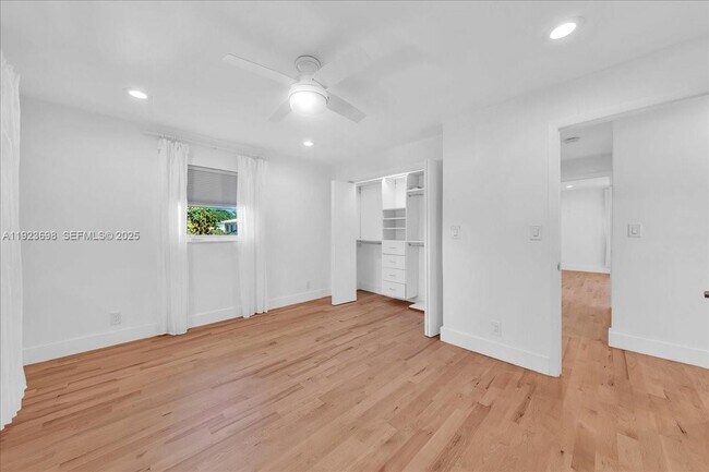 Building Photo - 348 Palm St