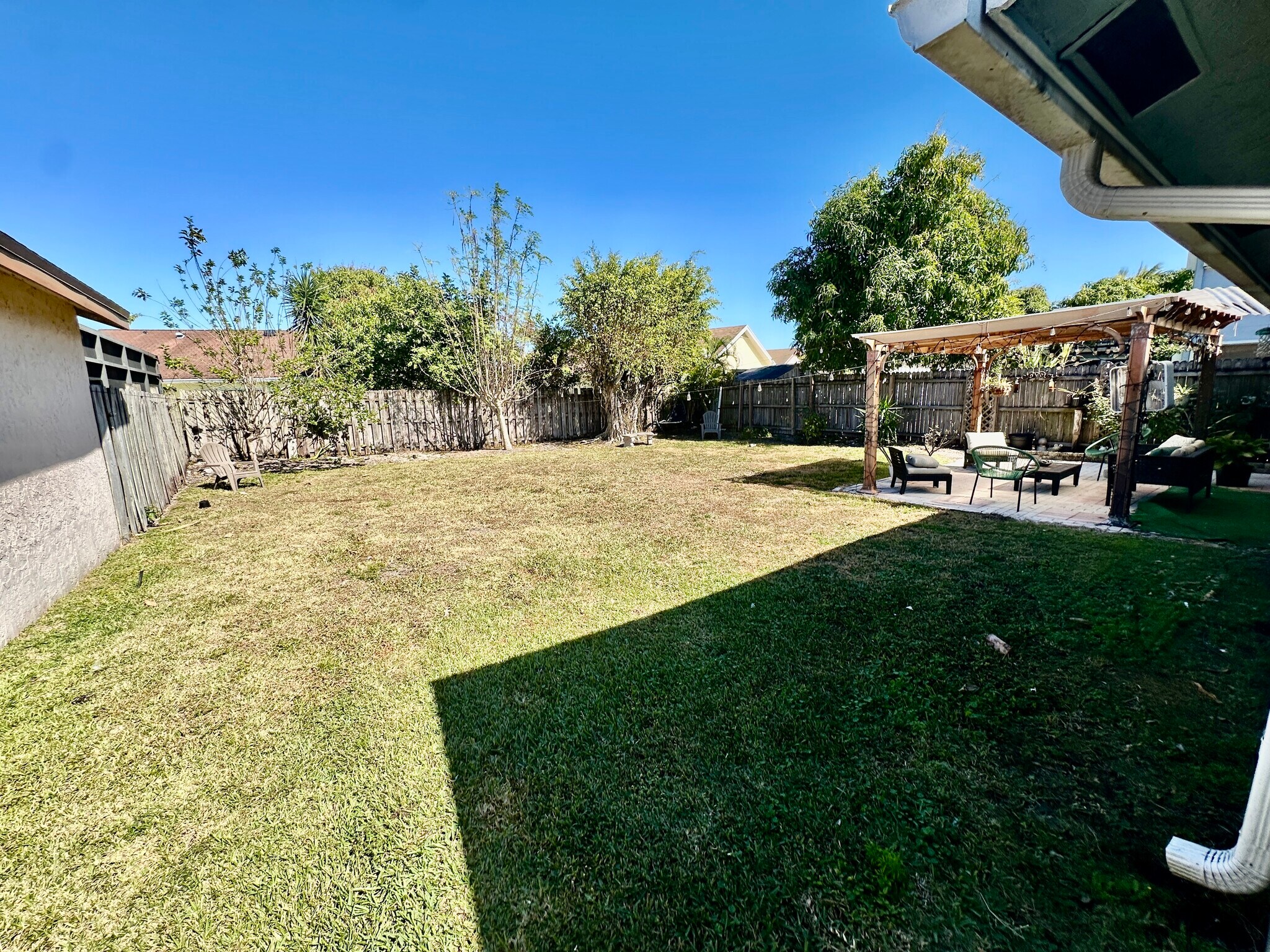 Building Photo - 4492 Brook Dr