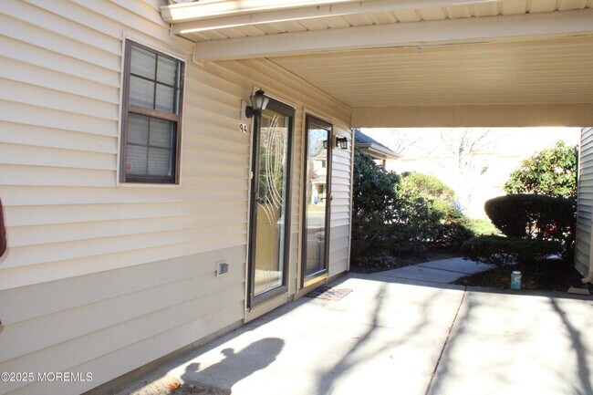 Building Photo - 94 Azalea Cir