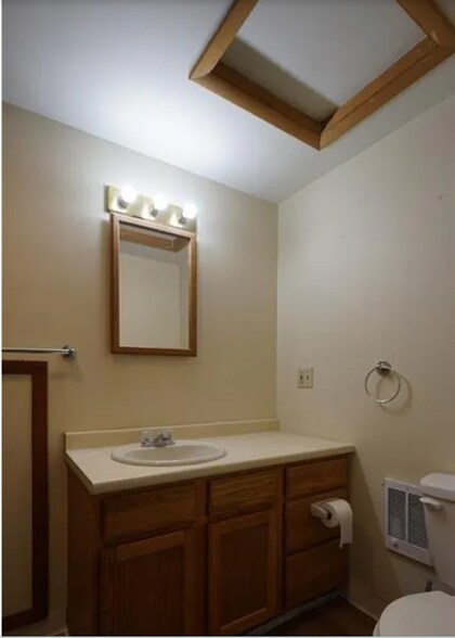 Building Photo - 36 Henry St