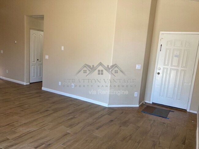 Building Photo - 4445 E Amarillo Dr