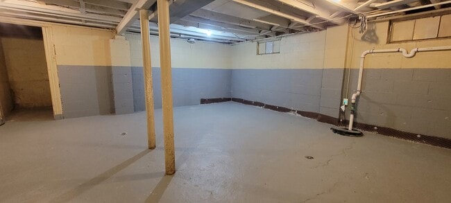 Building Photo - 8057 Meadow Ave