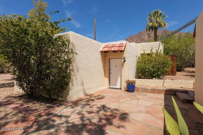 Building Photo - 5702 E Camelback Rd
