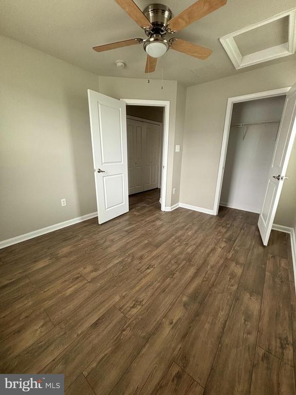 Building Photo - 115 Chamomile Ct