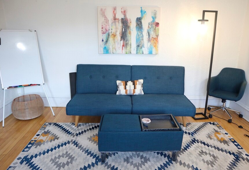 Building Photo - 618 Adams Street NE