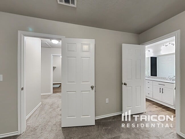 Building Photo - 6827 Freedom Hills