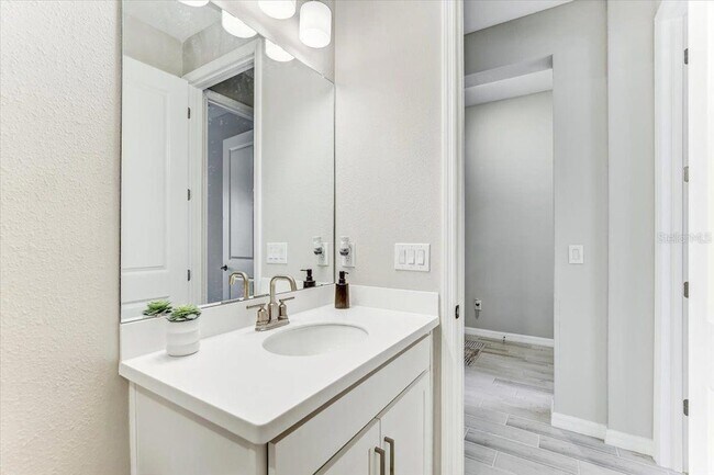Building Photo - 33886 Landsman Lp