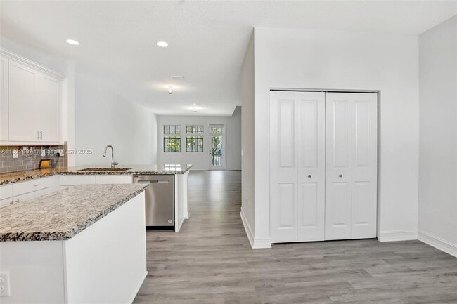 Building Photo - 11549 SW 13th Ct