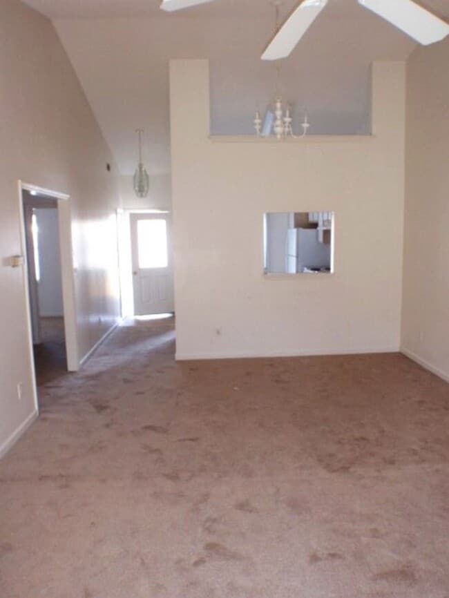 Building Photo - Spacious 2 bed 2 bath duplex, available soon!