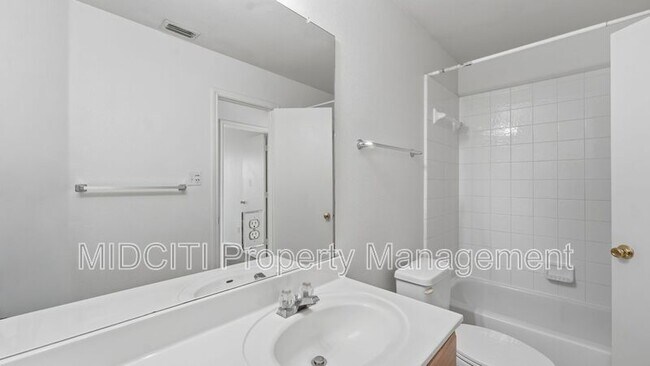 Building Photo - 137 Jerry Lees Trail