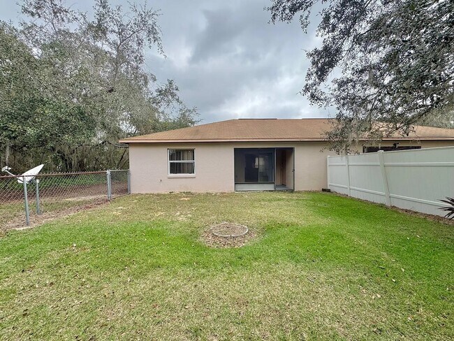 Building Photo - 3228 Courtney Dr