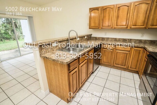 Building Photo - 5002 Beechcraft Way